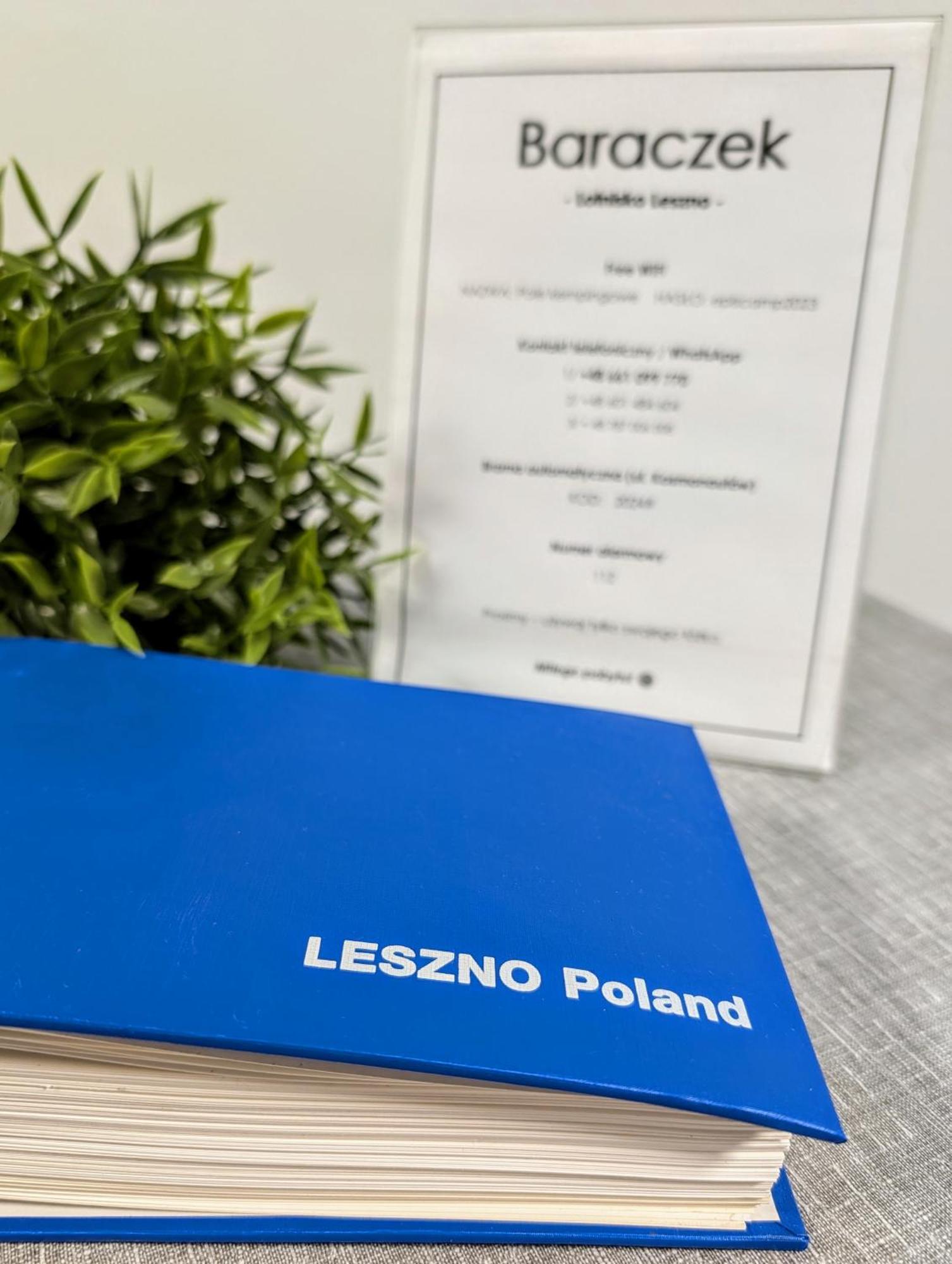 Baraczek Lotnisko Leszno Hostel Ngoại thất bức ảnh