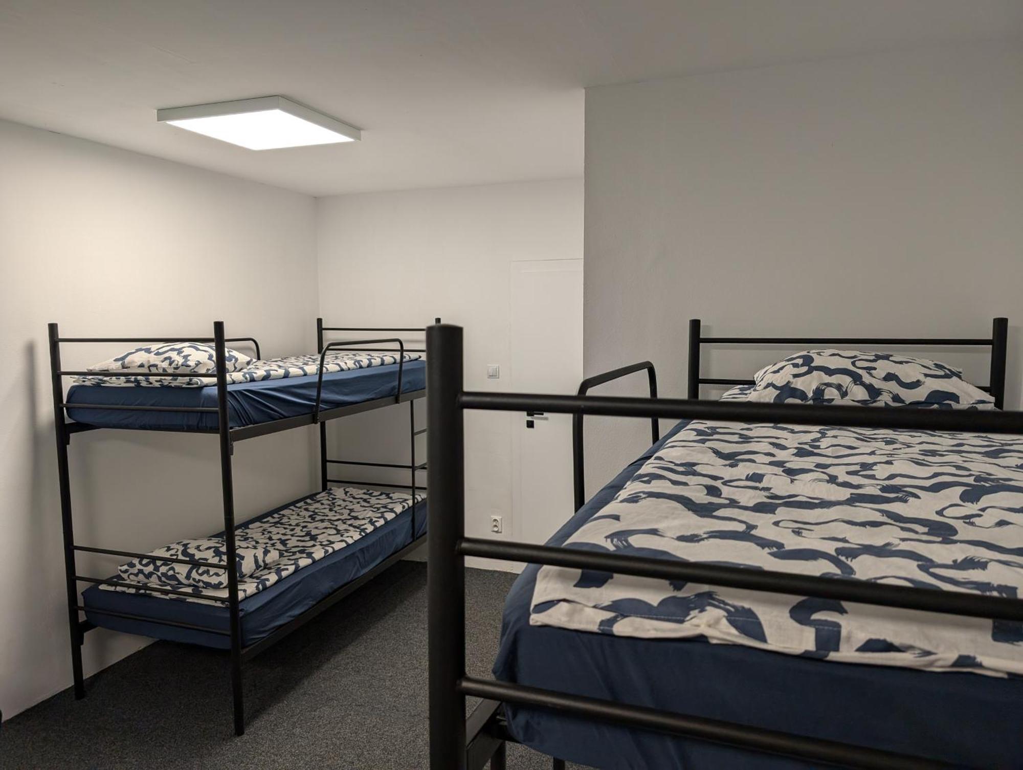 Baraczek Lotnisko Leszno Hostel Ngoại thất bức ảnh