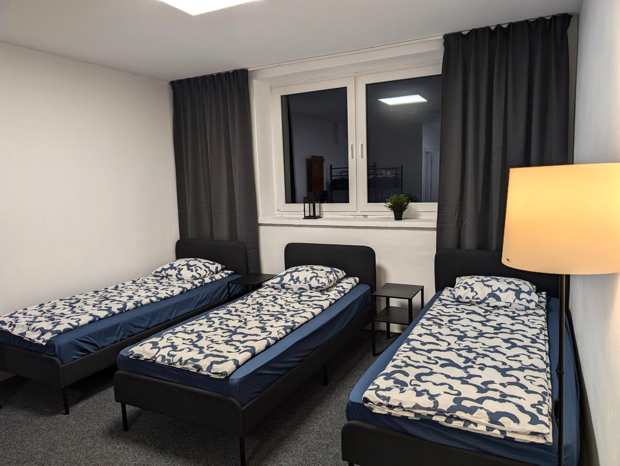 Baraczek Lotnisko Leszno Hostel Ngoại thất bức ảnh