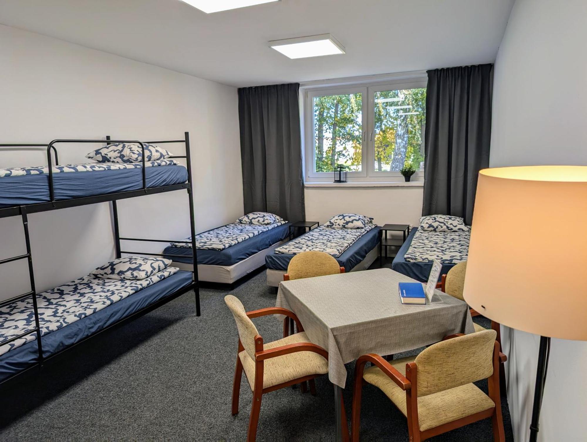Baraczek Lotnisko Leszno Hostel Ngoại thất bức ảnh
