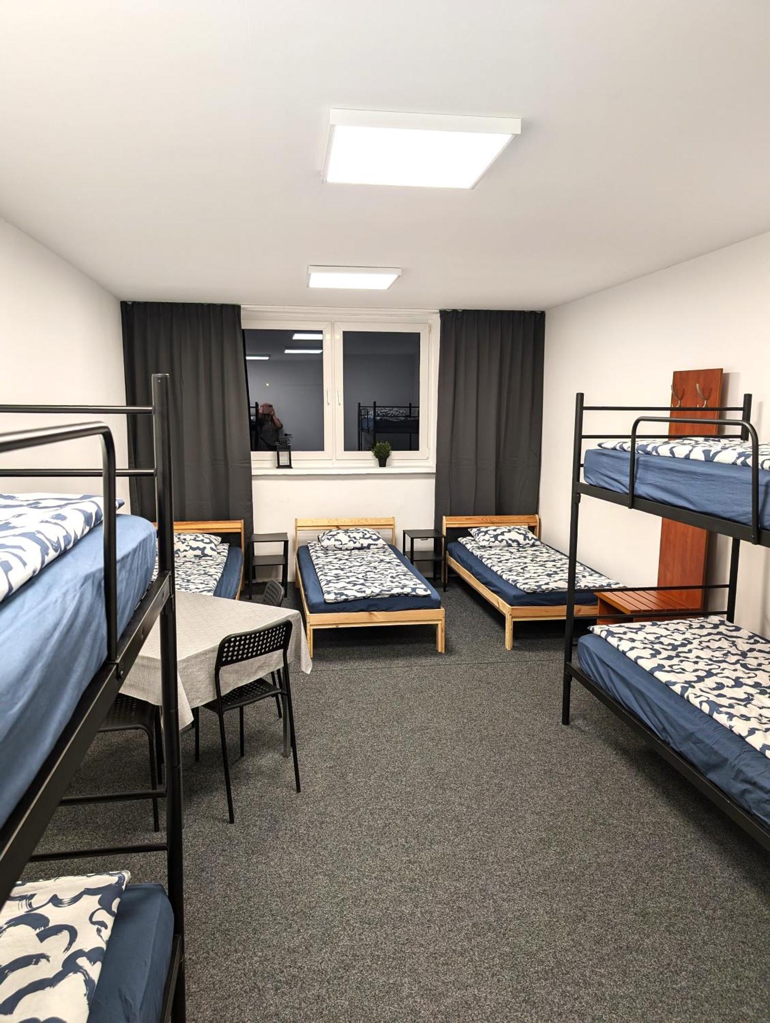 Baraczek Lotnisko Leszno Hostel Ngoại thất bức ảnh